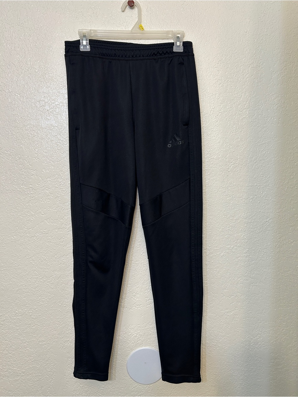 adidas Men’s Black Athletic Joggers with Subtle Paneling size small
